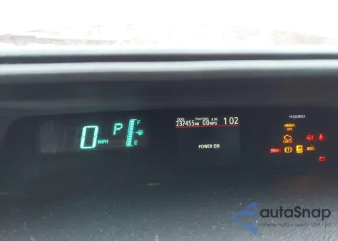 2013 Toyota Prius C Three from USA, damaged, VIN JTDKDTB33D1540013